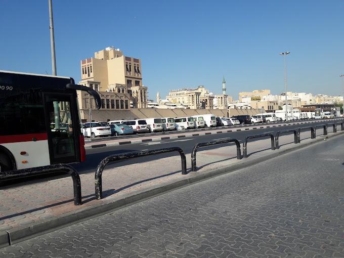 Al Ras Metro Bus Stop in Dubai