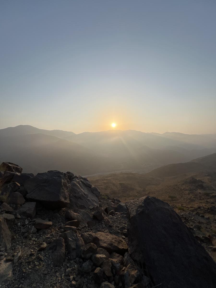 Explore Wadi Al Helo: Unveiling Ancient Sites and Stunning Hikes 9 Wadi Al Helo Summit